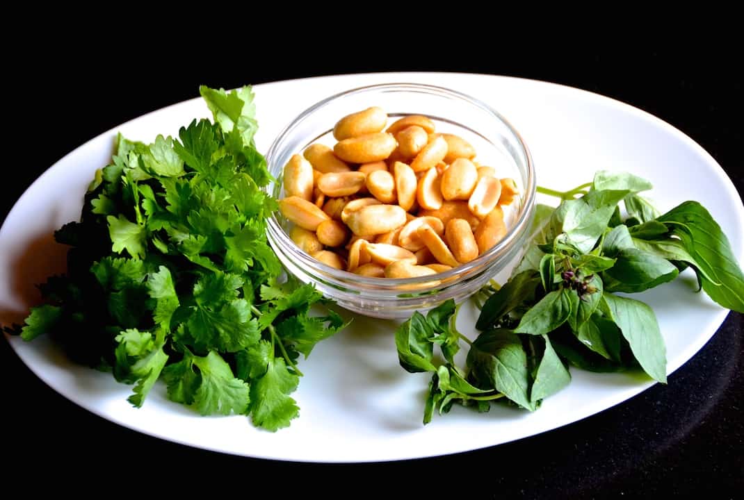 Crunchy Asian Salad With Peanut Dressing