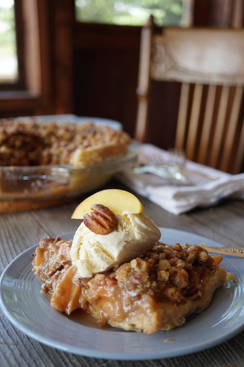 Peach Pie with Crumble Topping
