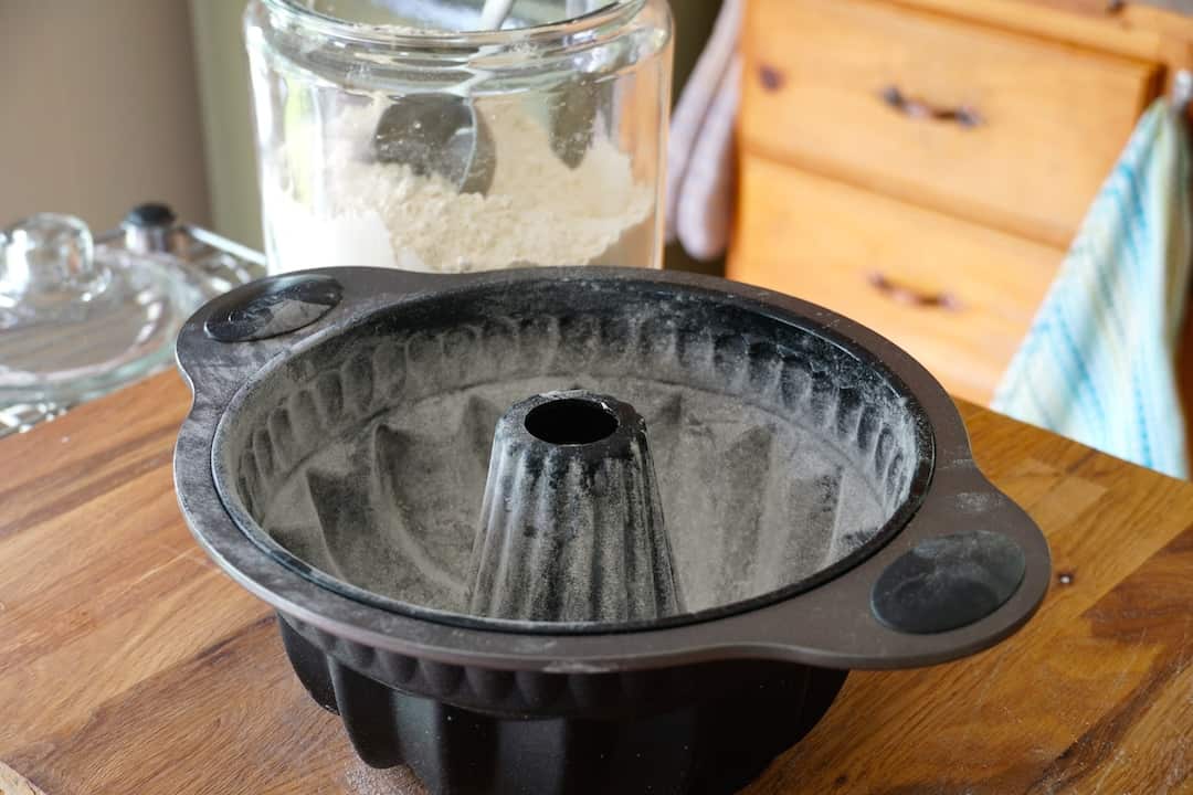Bundt pan lightly greased and floured