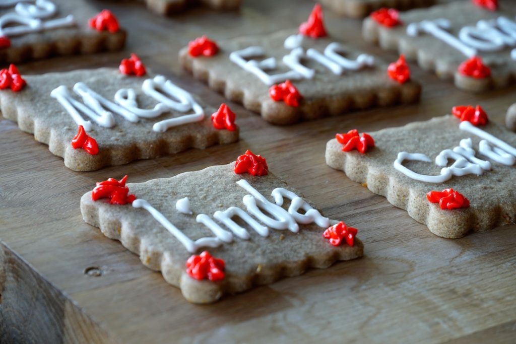 Creating gingerbread place cards