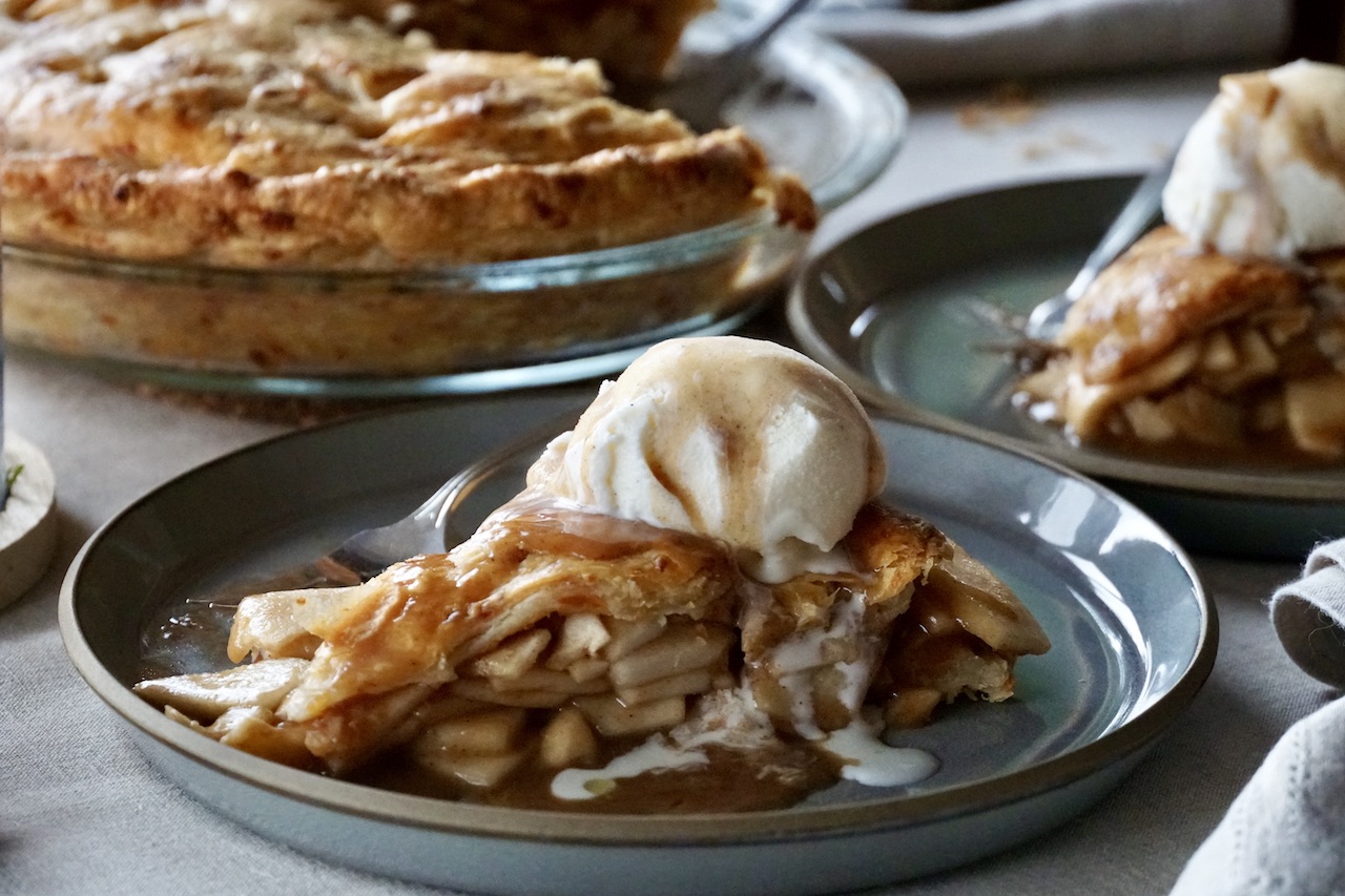 Mom's Apple Pie with Cheddar Cheese Crust