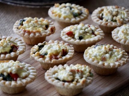 MINI TARTS WITH SMOKED SALMON AND GOAT’S CHEESE
