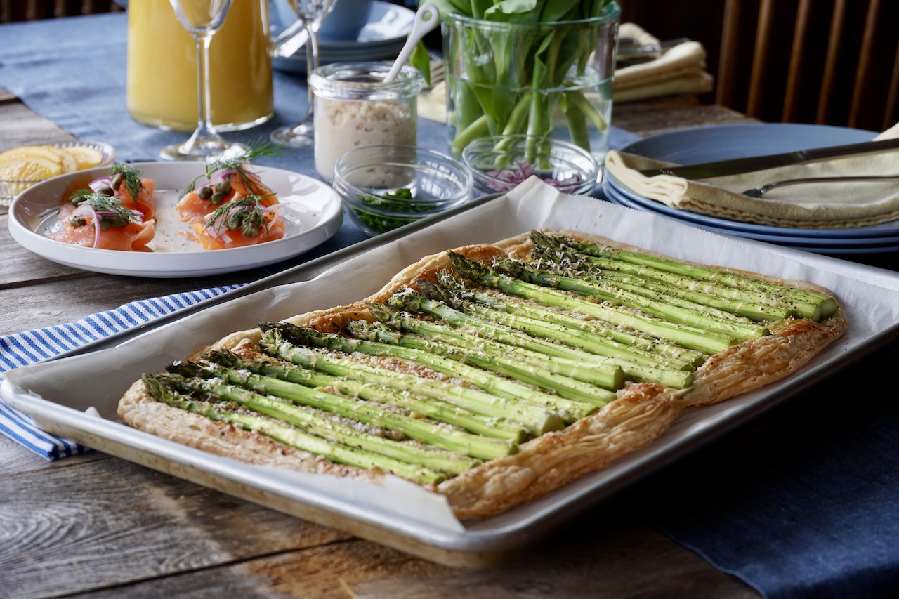 Simple Asparagus Tart With Puff Pastry