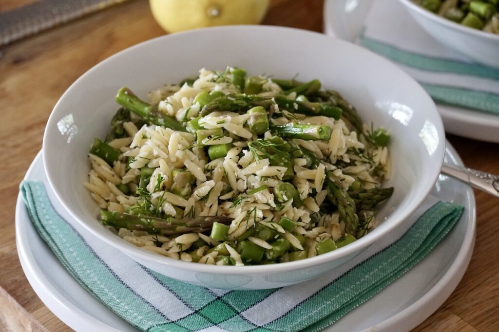 The orzo with asparagus served in smaller, luncheon sized bowls