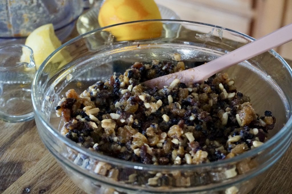 The mixture after being minced finished with the melted butter and cognac.