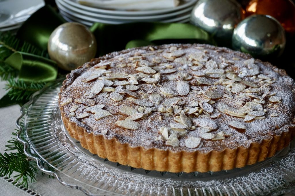 The mincemeat frangipane tart dusted with icing sugar.